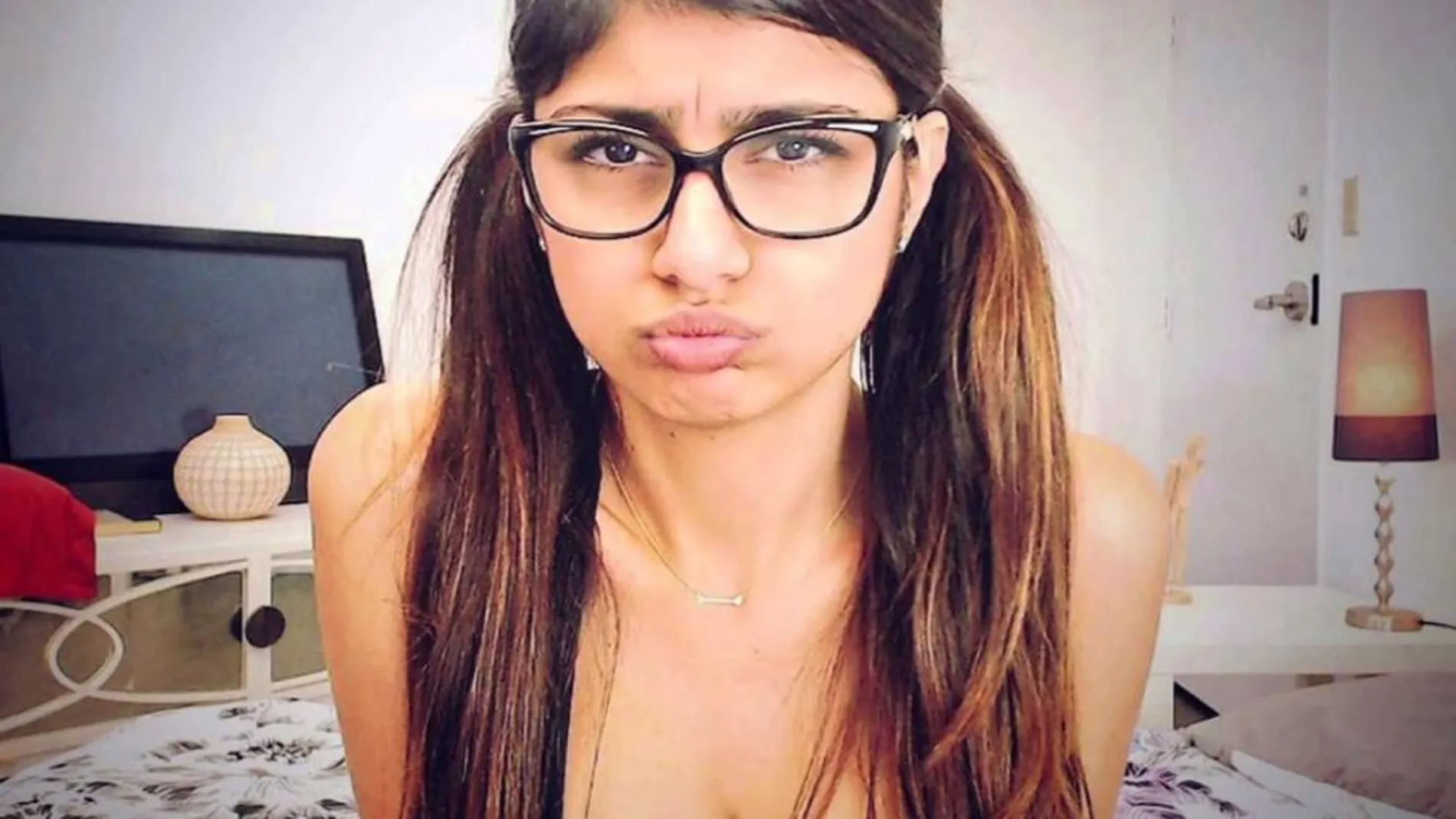 MIA KHALIFA MEGA BITCH